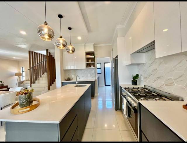 3 BEDROOM TOWNHOUSE FOR SALE IN BEVERLEY